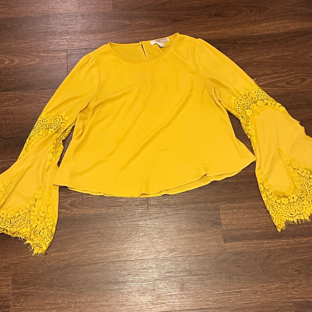 Yellow long sleeve crop top